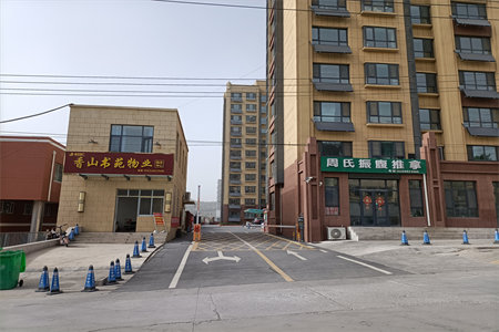 东原商贸城2室2厅1卫28万100m2毛坯房首付五万起步。